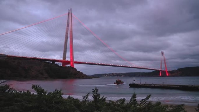 晚上的Yavuz苏丹塞利姆桥