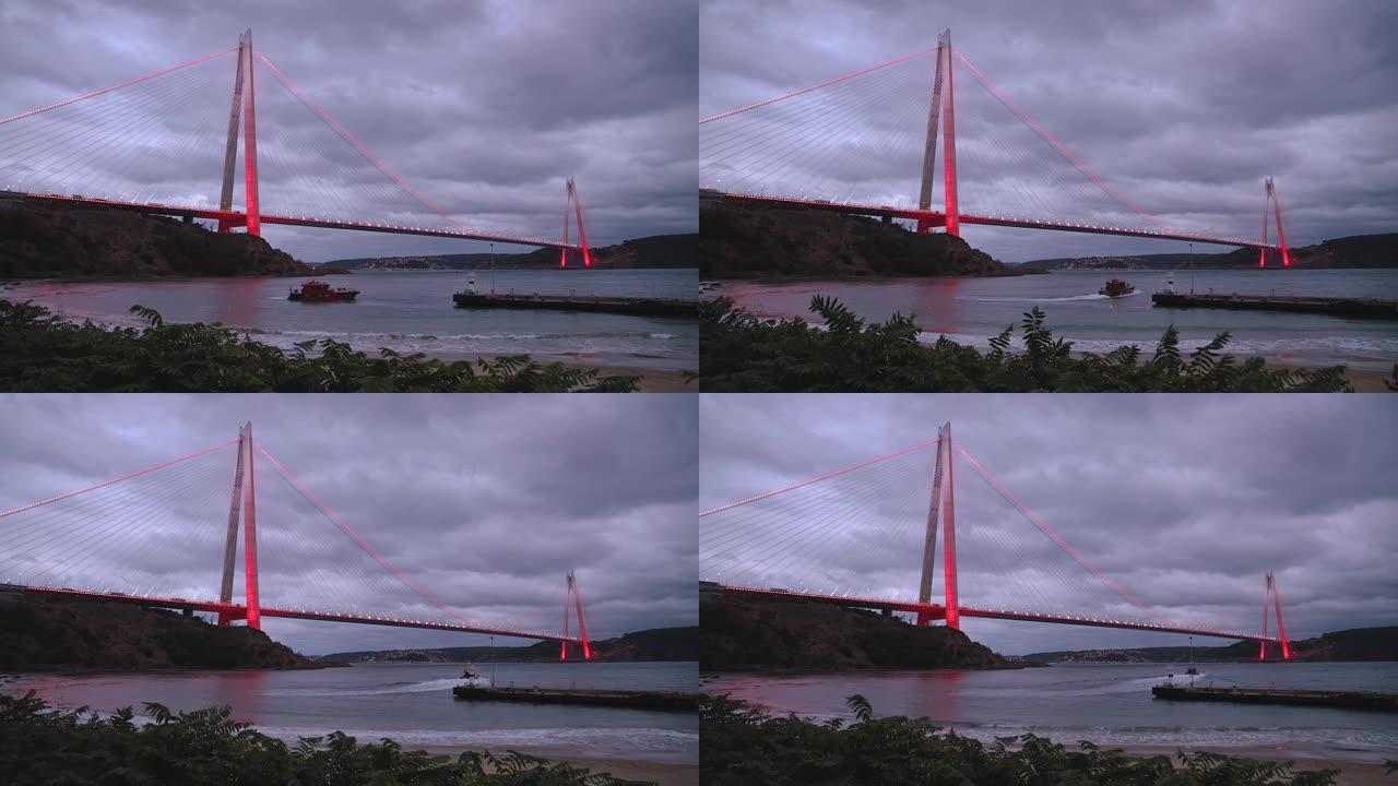 晚上的Yavuz苏丹塞利姆桥