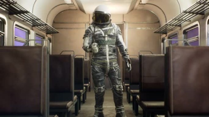 宇航员是拳头泵，在星际空间火车中以超光速行驶。幻想太空旅行的概念。该动画非常适合太空，幻想和科幻背景