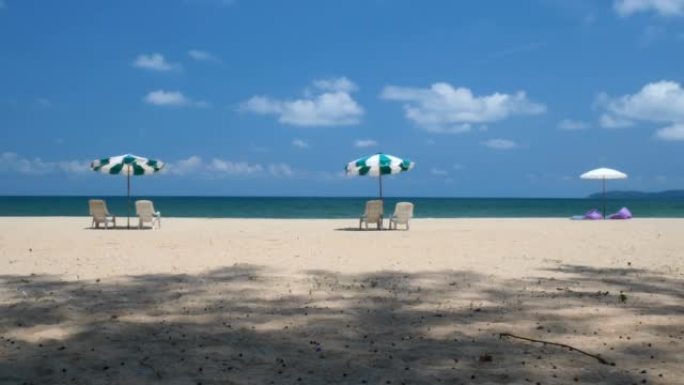 泰国的夏季海滩沙滩旅游景区乘凉
