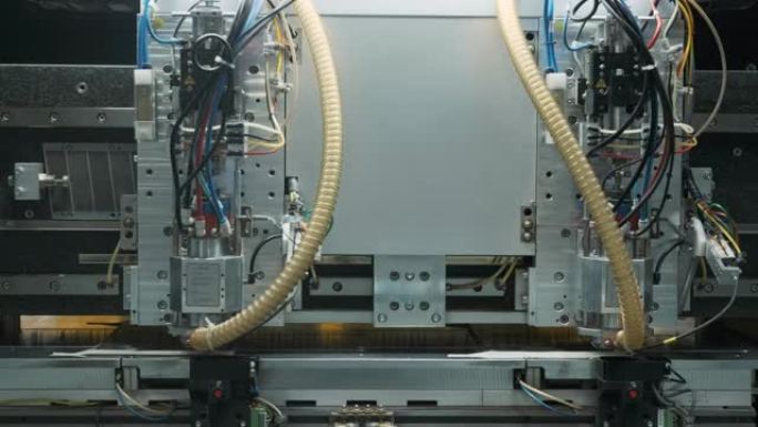 印刷电路板在工厂的数字设备上加工