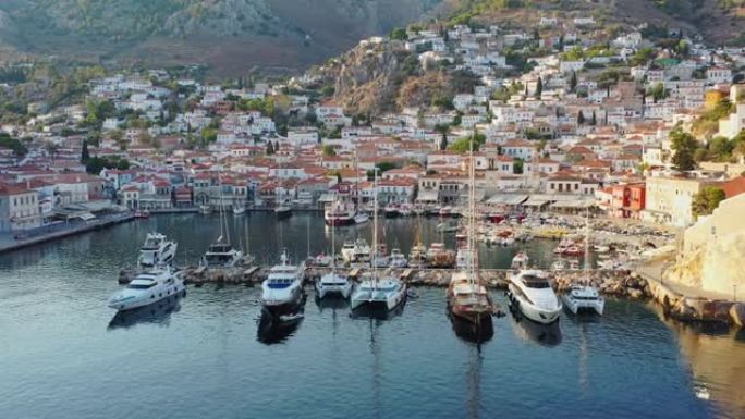 希腊九头蛇老城和码头或海港的鸟瞰图-无人机摄像