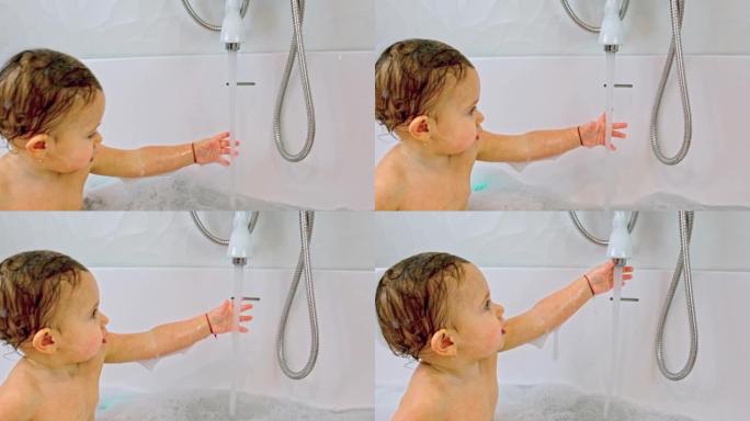 孩子洗澡。选择性聚焦。孩子。