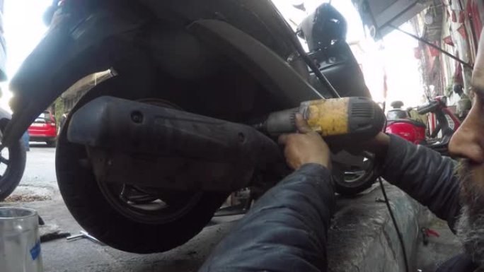 4k视频摩托车机械师