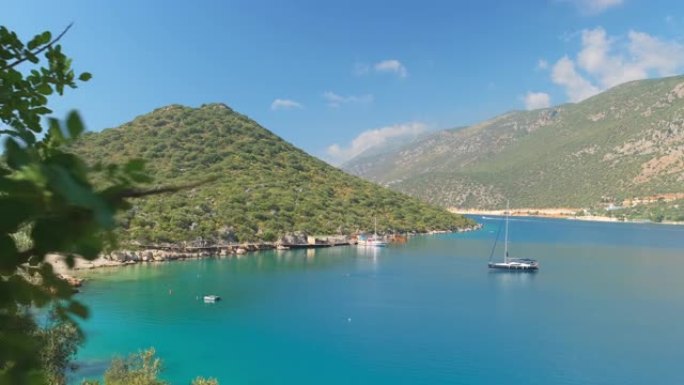 土耳其安塔利亚省卡斯镇美丽的泻湖和小海滩