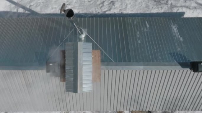 糖棚屋顶和烟囱的航拍视频
