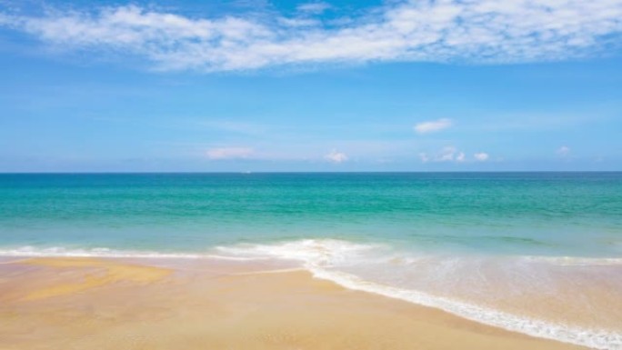 普吉岛海滩海自然视频。景观场景夏季海滩海沙，海滩海域。在泰国普吉岛卡隆海滩。