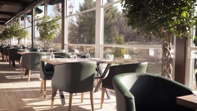 餐厅库存视频中的空桌椅