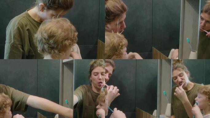 母子在浴室刷牙