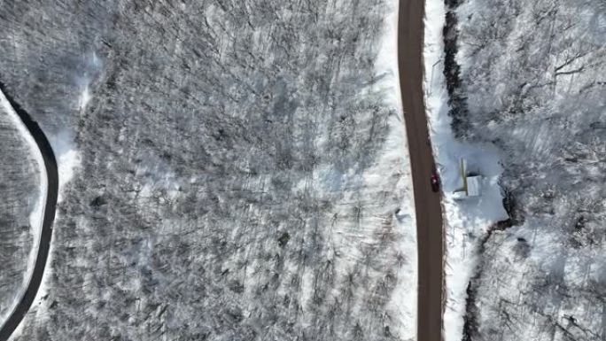 冬季卡尔特佩国家公园无人机视频Kocaeli Izmit土耳其蜿蜒的道路