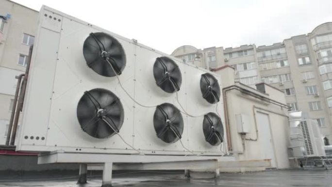屋顶上的供暖通风和空调装置