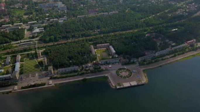 叶尼塞河附近的Divnogorsk市的美丽无人机镜头