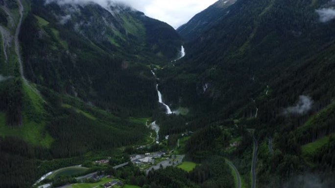 奥地利，蒂罗尔。飞向山瀑布Krimml最著名的户外徒步旅游目的地