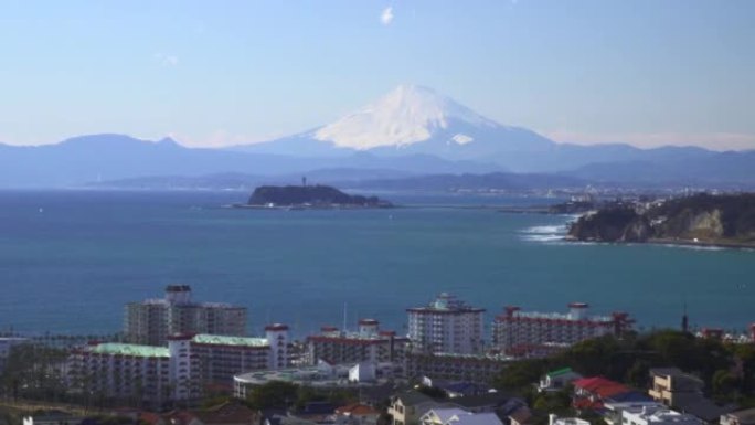 江之岛与住宅区以外的富士山