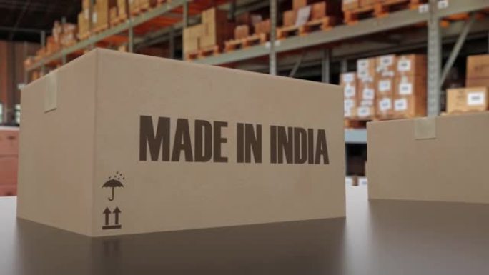 传送带上带有印度制造文本的盒子。俄罗斯商品相关可循环3D动画