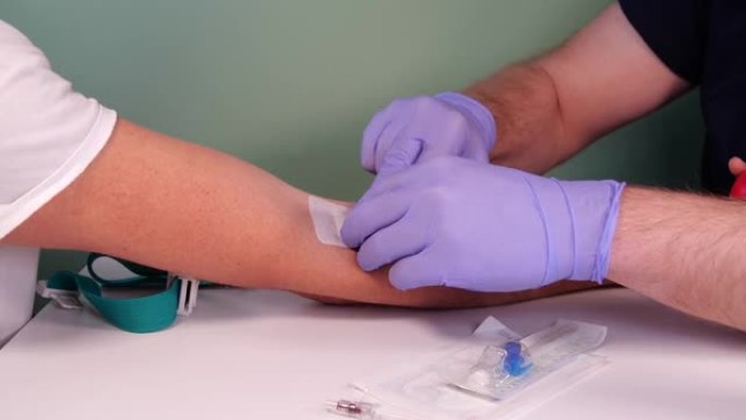 注射采血。护士或护理人员为病人献血做准备。验血准备。献血理念。