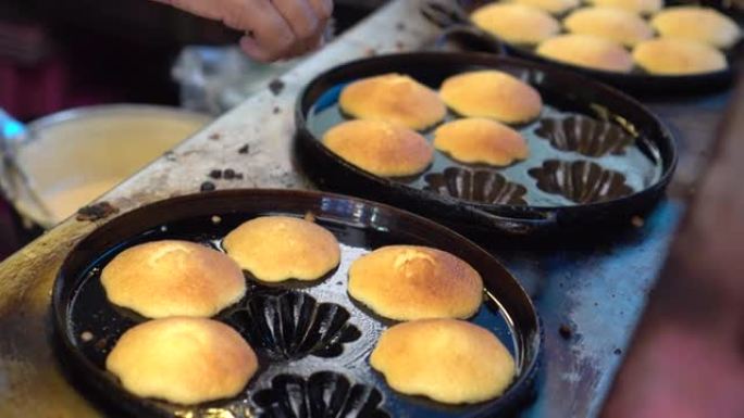 烘焙亚洲风格海绵蛋糕的烹饪托盘和机器