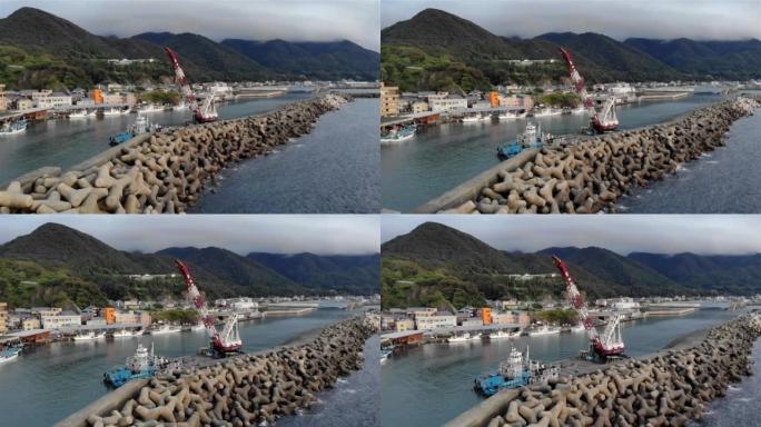 日本渔镇港口的航拍画面-空中