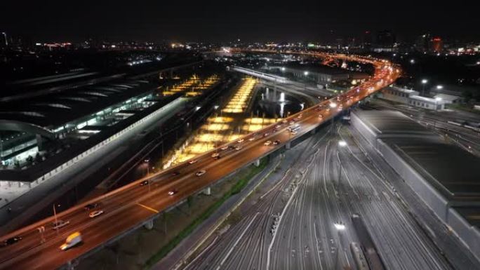 空中无人机高速公路的高角度视图与Bang Sue Grand Station是一个新的铁路枢纽，在泰