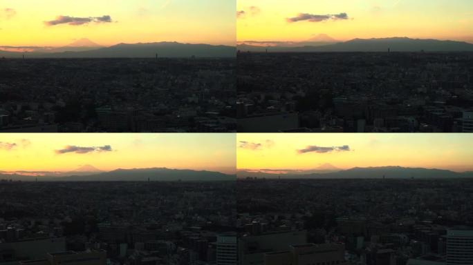 富士山和横滨黄昏的城市景观