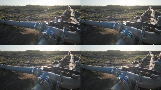 农田灌溉系统。田间使用的节水滴灌系统。