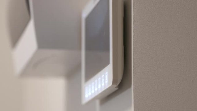 公寓可视对讲系统，带摄像头和监视器的可视门铃。监控，解锁。