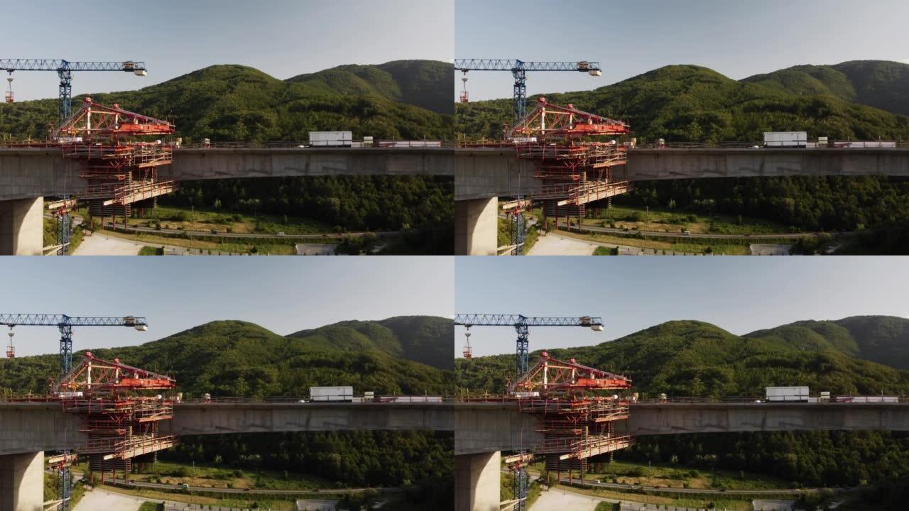 正在建设中的公路桥。内斯路鸟瞰图。高速公路建在山区 ..