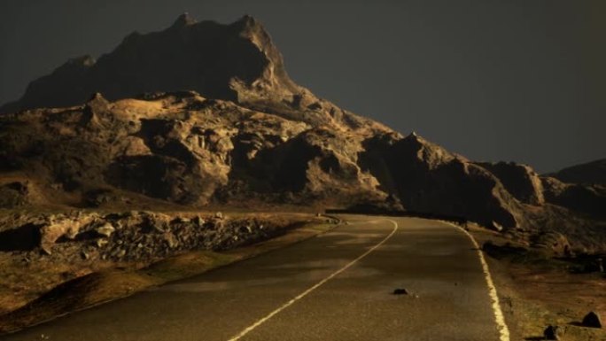 苏格兰大西洋海岸有废弃道路的乡村景观