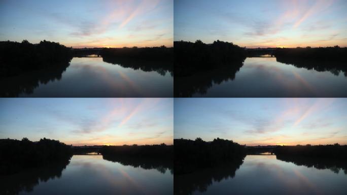 科尔多瓦瓜达尔基维尔河的日出