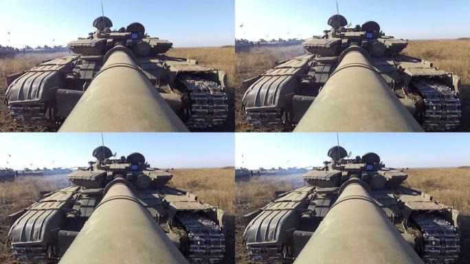 大口径大炮上装有摄像机的坦克