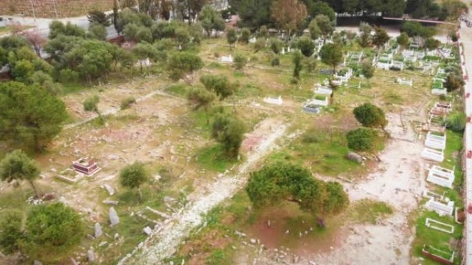 土耳其阿兰亚的古老墓地。从鸟瞰伊斯兰公墓。穆斯林墓地