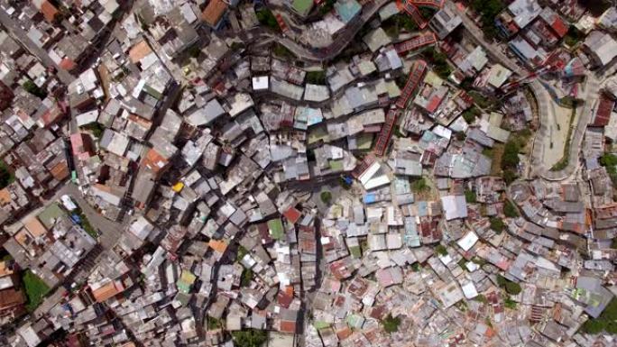 哥伦比亚麦德林，曾经是世界上最危险的街区之一的Comuna 13贫民窟的鸟瞰图