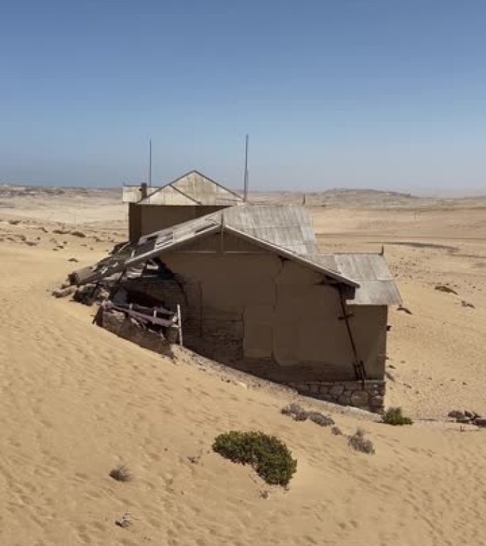 纳米比亚被遗弃的城市Kolmanskop。古城，非洲沙漠中的沙子