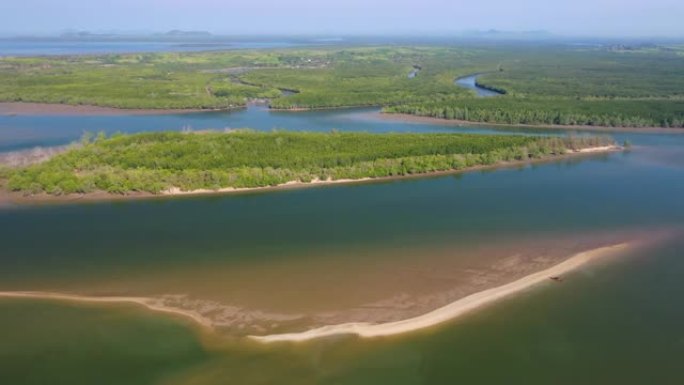 泰国沙敦省安达曼海海面沙丘酒吧的空中无人机视图