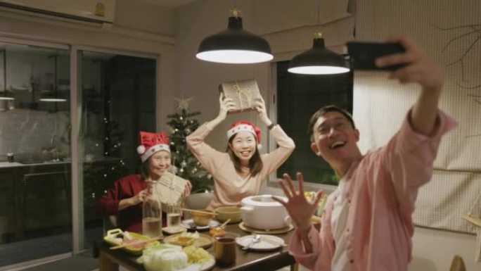 家庭中的sha锅派对和更换圣诞礼物派对。