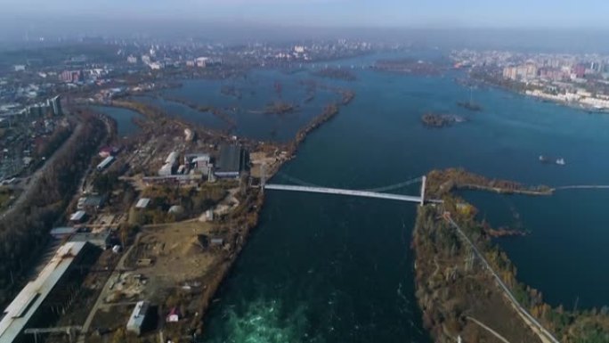 西伯利亚伊尔库茨克市安加拉河水电综合体。