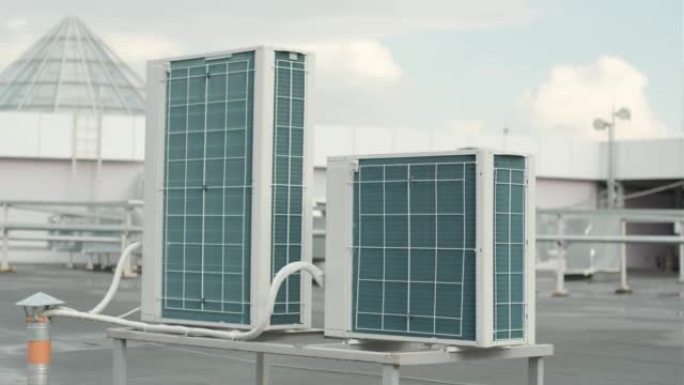 屋顶上的供暖通风和空调装置