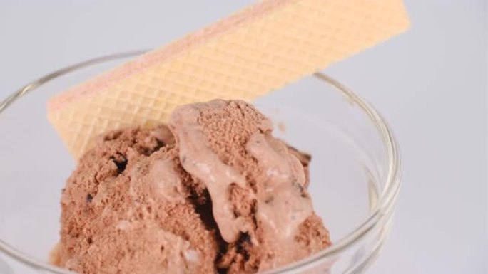 巧克力饼干冰淇淋和威化饼