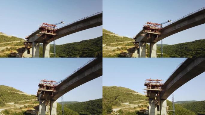 正在建设中的公路桥。内斯路鸟瞰图。高速公路建在山区 ..