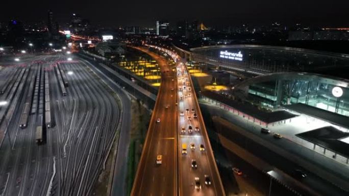 空中无人机高速公路的高角度视图与Bang Sue Grand Station是一个新的铁路枢纽，在泰