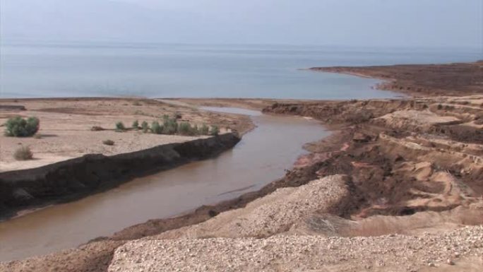 约旦河流入死海