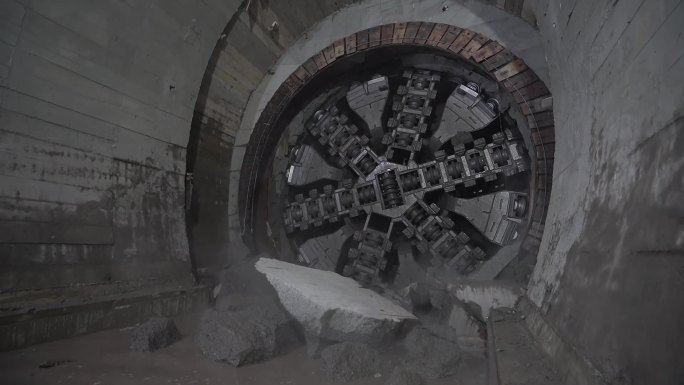 TBM盾构机隧道贯通高清视频素材
