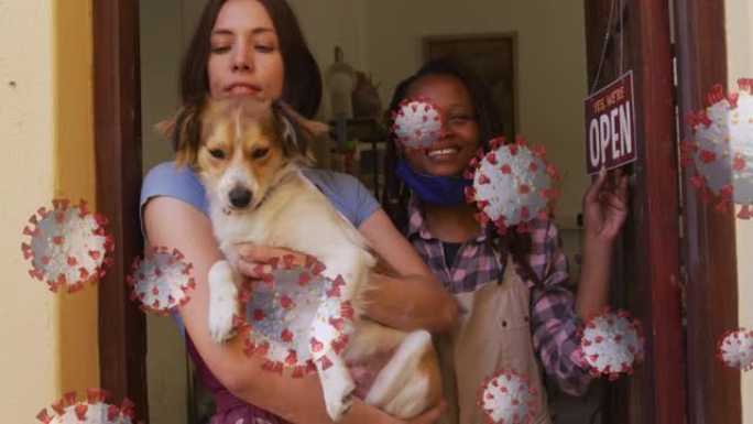 新型冠状病毒肺炎细胞对抗不同女性陶工牵着狗，我们是开放标志的复合视频