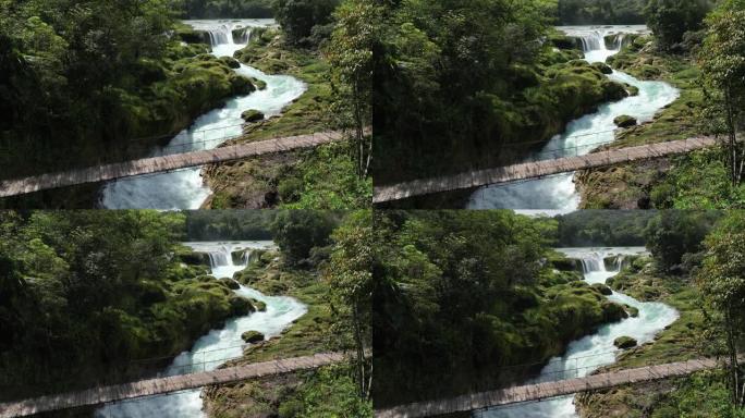 恰帕斯州拉斯努贝斯瀑布大桥的鸟瞰图