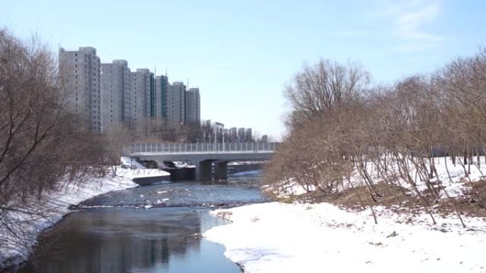 冬季的河桥城市