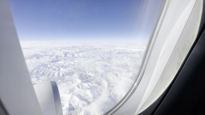 飞机前景雪山俯瞰南迦巴瓦雪山群