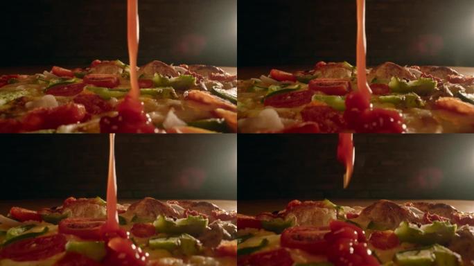 在热深盘披萨上放番茄酱广角拍摄美味的热气