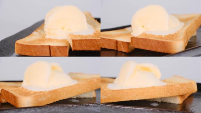 香草冰淇淋烤面包