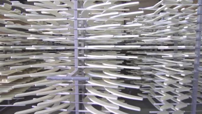 木材家具厂的彩绘木制品dolly shot