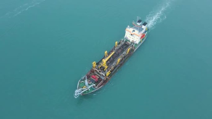 一艘货船在拉各斯水域的大西洋航行